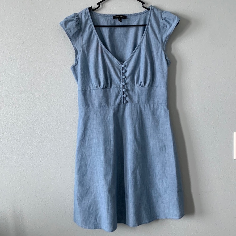 Banana Republic ruffle sleeve button front chambray mini dress!